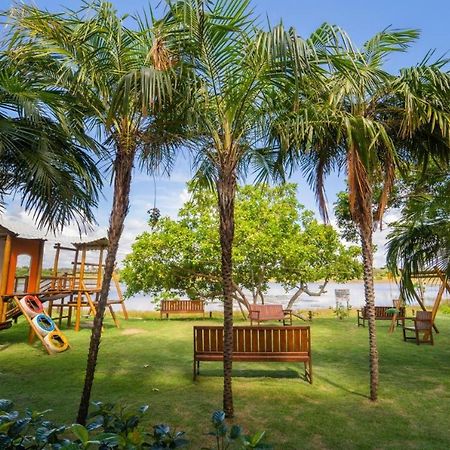 Apto Guarajuba Praia Condominio Porto Smeralda-100 Metros Da Praia ภายนอก รูปภาพ