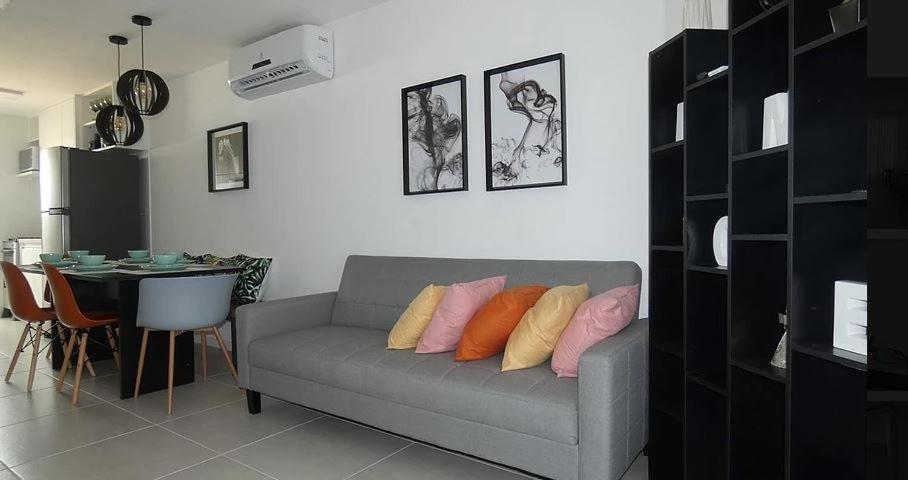 Apto Guarajuba Praia Condominio Porto Smeralda-100 Metros Da Praia ภายนอก รูปภาพ