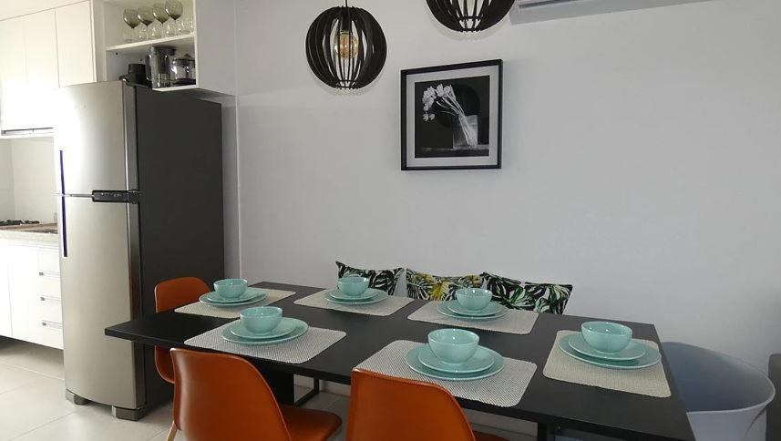 Apto Guarajuba Praia Condominio Porto Smeralda-100 Metros Da Praia ภายนอก รูปภาพ